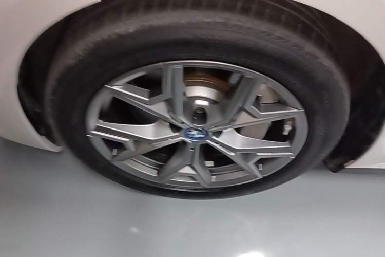 Used BMW i3 2022 eDrive 35 L Left Front Wheel Hub