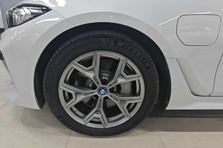 Used BMW i3 2022 eDrive 35 L Left Front Wheel Hub