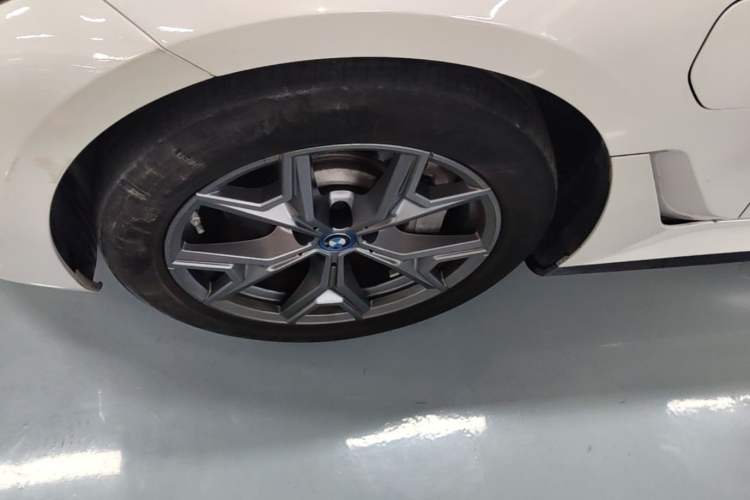 Used BMW i3 2022 eDrive 35 L Left Front Wheel Hub