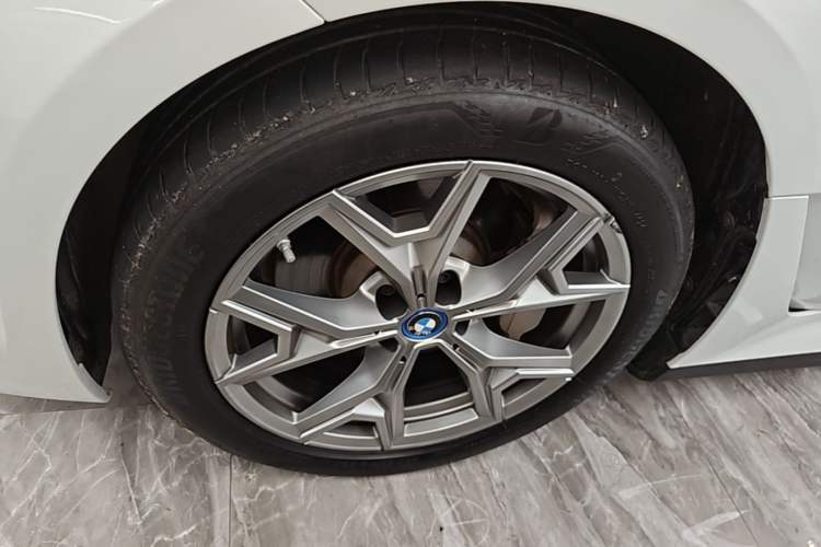 Used BMW i3 2022 eDrive 35 L Left Front Wheel Hub