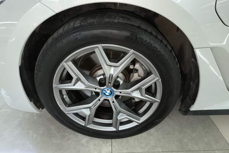 Used BMW i3 2022 eDrive 35 L Left Front Wheel Hub