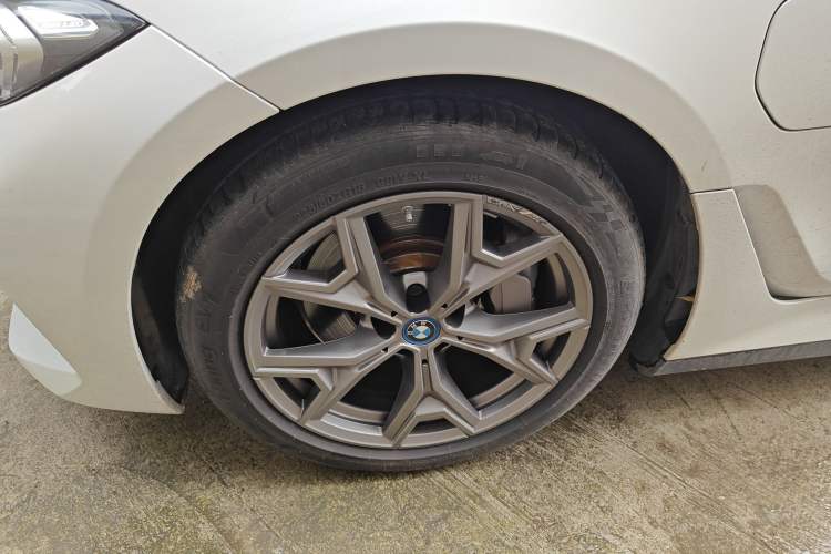 Used BMW i3 2022 eDrive 35 L Left Front Wheel Hub