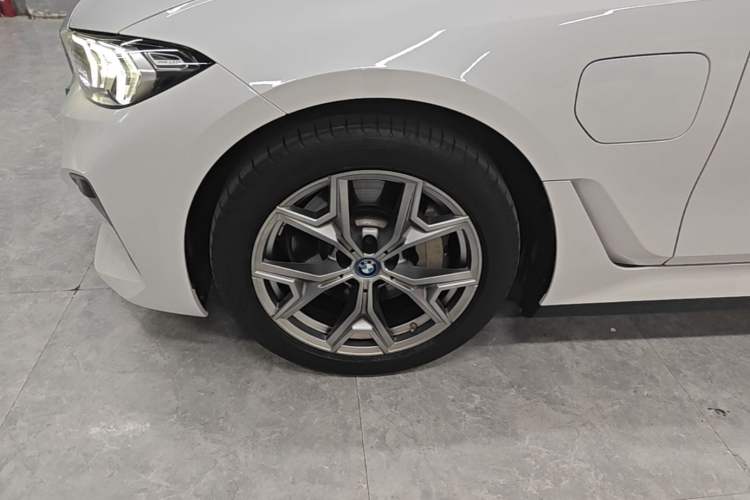 Used BMW i3 2022 eDrive 35 L Left Front Wheel Hub