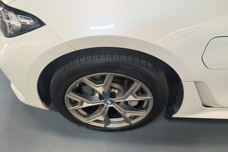 Used BMW i3 2022 eDrive 35 L Left Front Wheel Hub