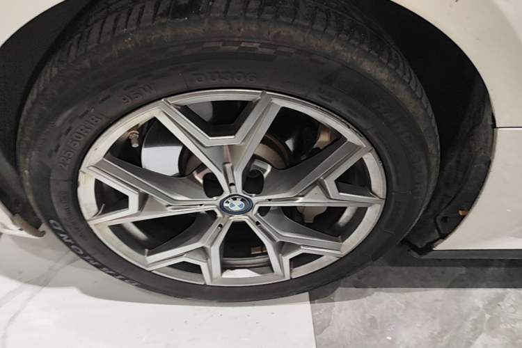 Used BMW i3 2022 eDrive 35 L Left Front Wheel Hub