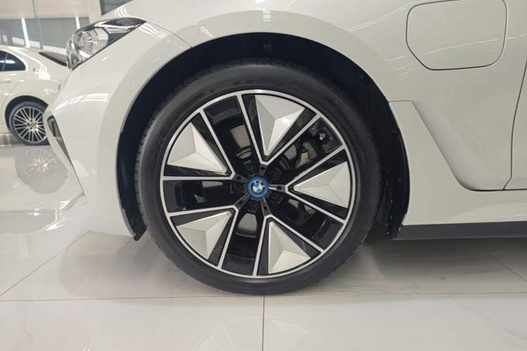 Used BMW i3 2022 eDrive 35 L Left Front Wheel Hub