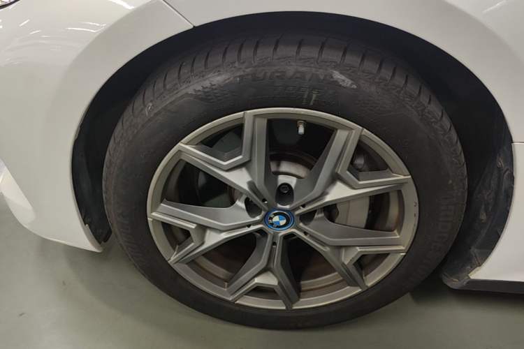 Used BMW i3 2022 eDrive 35 L Left Front Wheel Hub