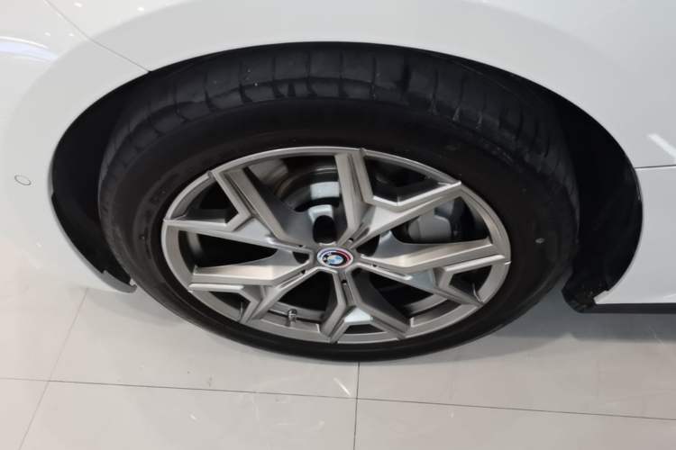 Used BMW i3 2022 eDrive 35 L Left Front Wheel Hub