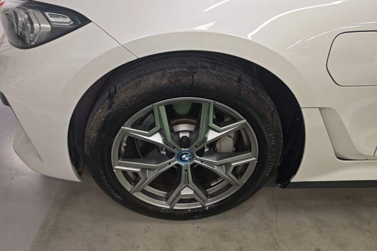 Used BMW i3 2022 eDrive 35 L Left Front Wheel Hub