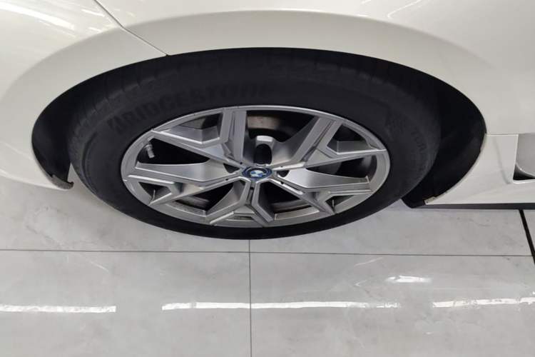 Used BMW i3 2022 eDrive 35 L Left Front Wheel Hub