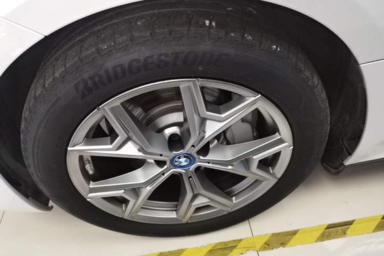 Used BMW i3 2022 eDrive 35 L Left Front Wheel Hub