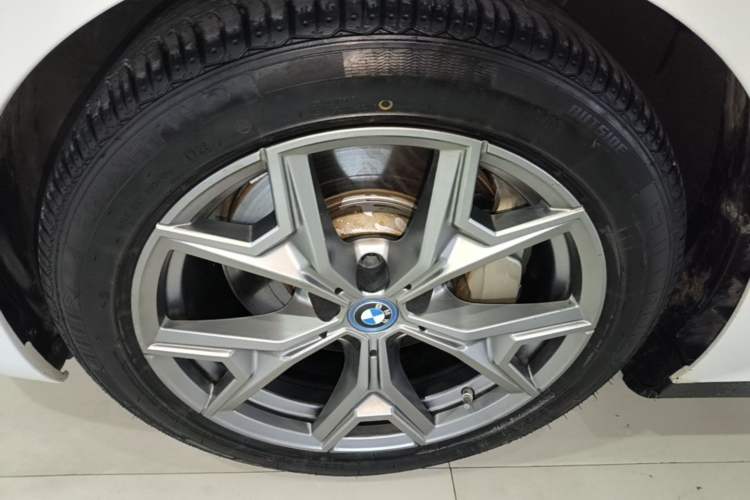 Used BMW i3 2022 eDrive 35 L Left Front Wheel Hub