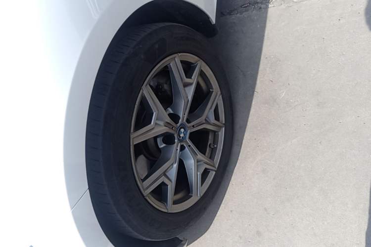 Used BMW i3 2022 eDrive 35 L Left Front Wheel Hub