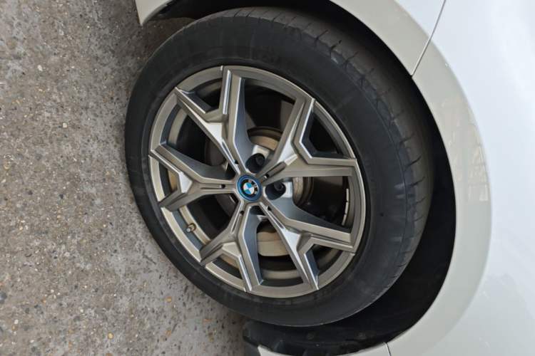 Used BMW i3 2022 eDrive 35 L Left Front Wheel Hub