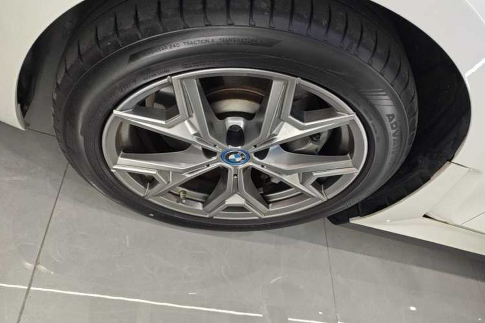 Used BMW i3 2022 eDrive 35 L Left Front Wheel Hub