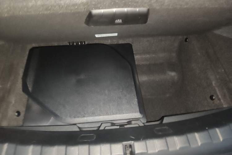 Used BMW i3 2022 eDrive 35 L Left Side Sill