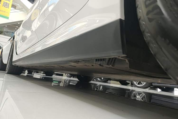 Used BMW i3 2022 eDrive 35 L Left Side Sill