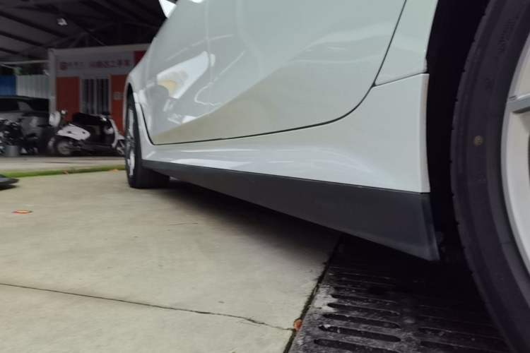 Used BMW i3 2022 eDrive 35 L Left Side Sill