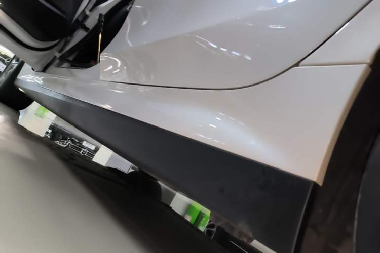 Used BMW i3 2022 eDrive 35 L Left Side Sill