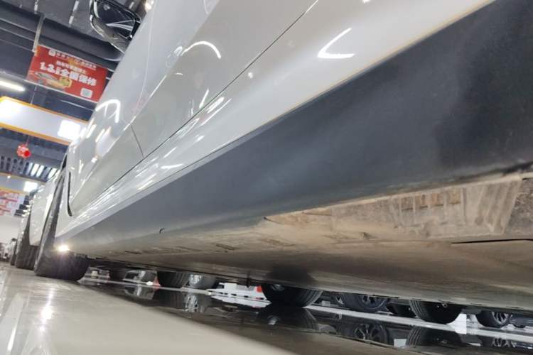 Used BMW i3 2022 eDrive 35 L Left Side Sill