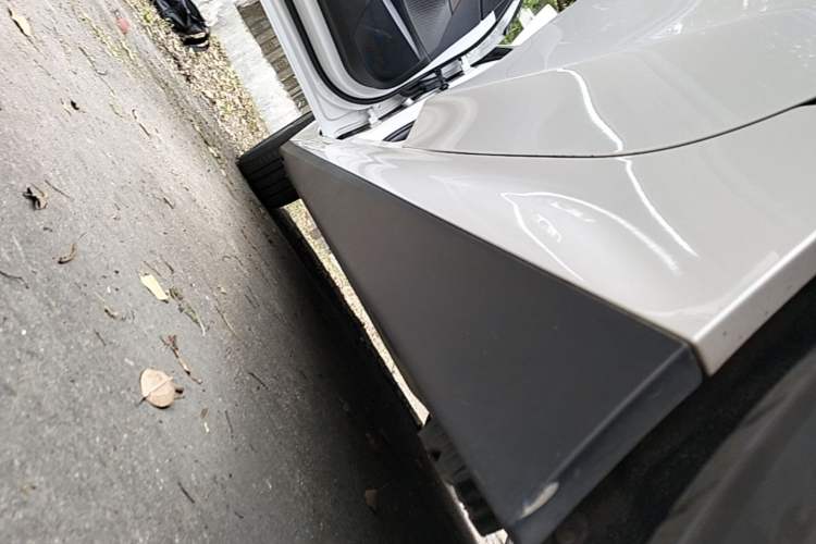 Used BMW i3 2022 eDrive 35 L Left Side Sill