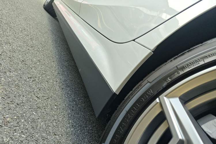 Used BMW i3 2022 eDrive 35 L Left Side Sill
