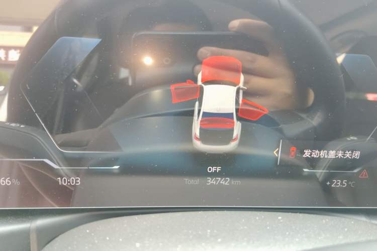 Used BMW i3 2022 eDrive 35 L Odometer Close Up