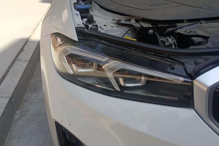 Used BMW i3 2022 eDrive 35 L Right Front Headlight