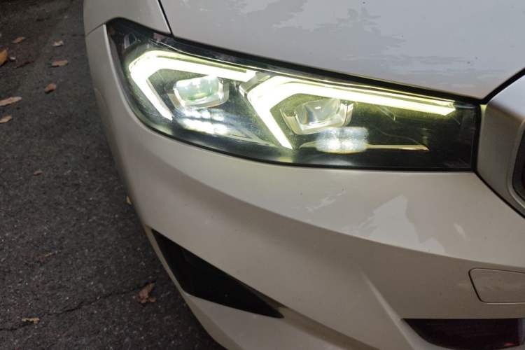 Used BMW i3 2022 eDrive 35 L Right Front Headlight