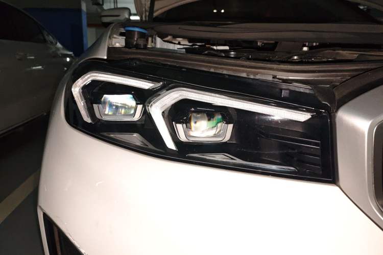Used BMW i3 2022 eDrive 35 L Right Front Headlight