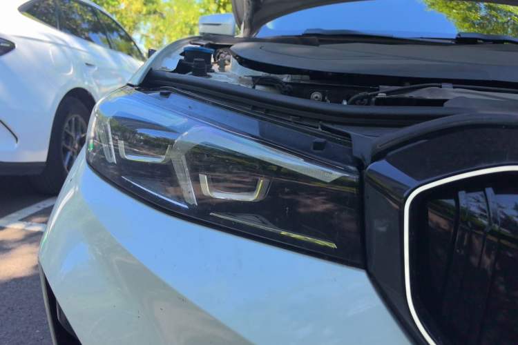 Used BMW i3 2022 eDrive 35 L Right Front Headlight