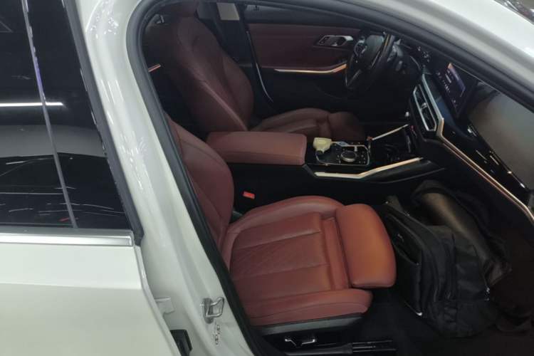 Used BMW i3 2022 eDrive 35 L Right Front Seat