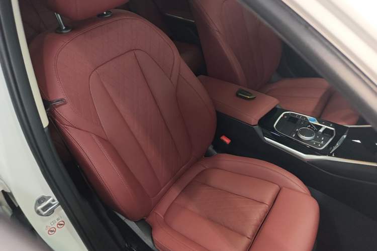 Used BMW i3 2022 eDrive 35 L Right Front Seat