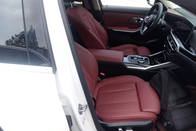 Used BMW i3 2022 eDrive 35 L Right Front Seat