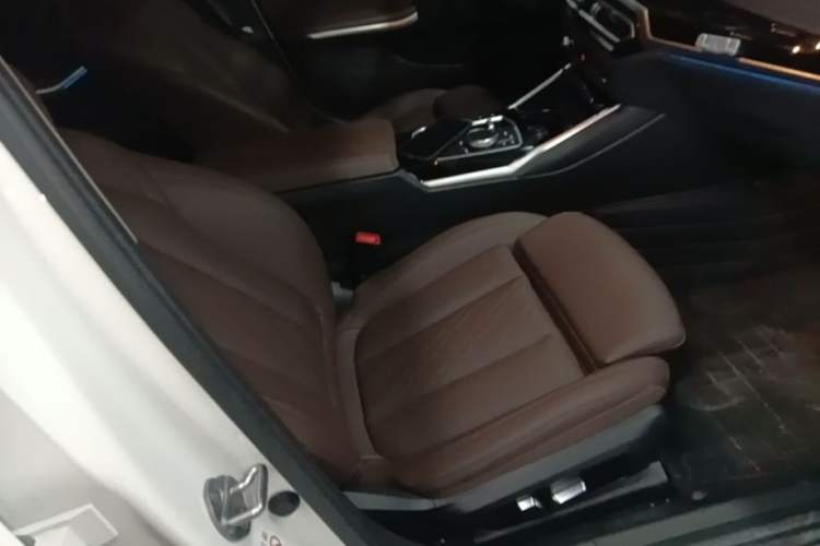 Used BMW i3 2022 eDrive 35 L Right Front Seat