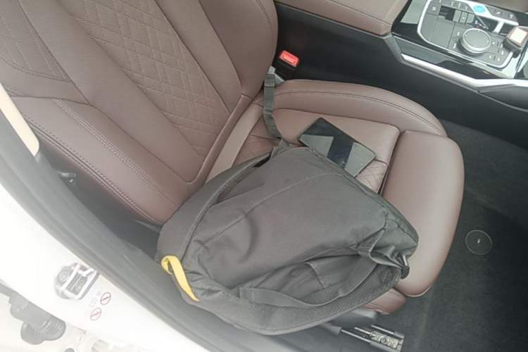 Used BMW i3 2022 eDrive 35 L Right Front Seat