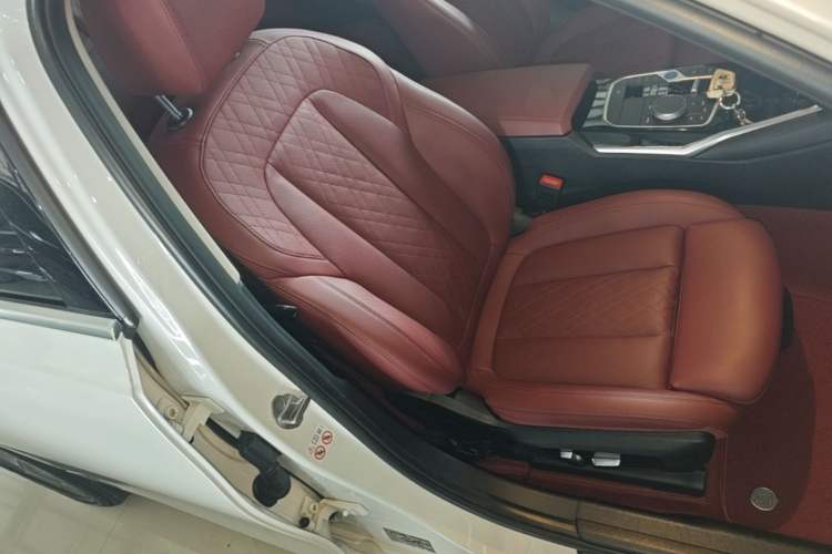 Used BMW i3 2022 eDrive 35 L Right Front Seat