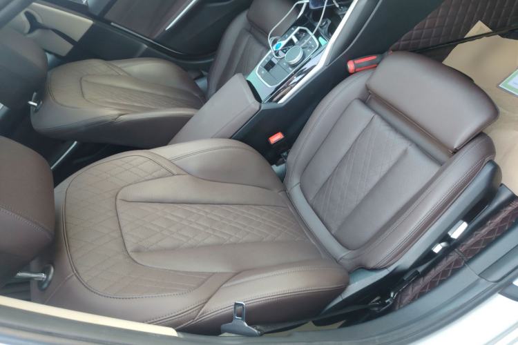Used BMW i3 2022 eDrive 35 L Right Front Seat