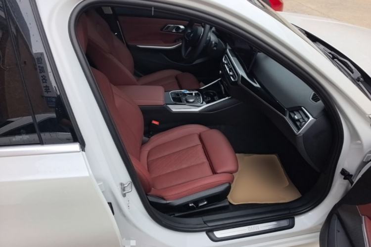 Used BMW i3 2022 eDrive 35 L Right Front Seat