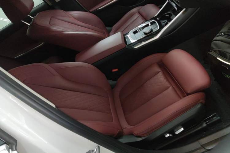 Used BMW i3 2022 eDrive 35 L Right Front Seat