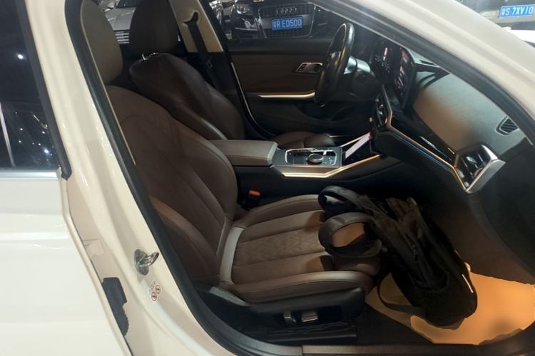 Used BMW i3 2022 eDrive 35 L Right Front Seat