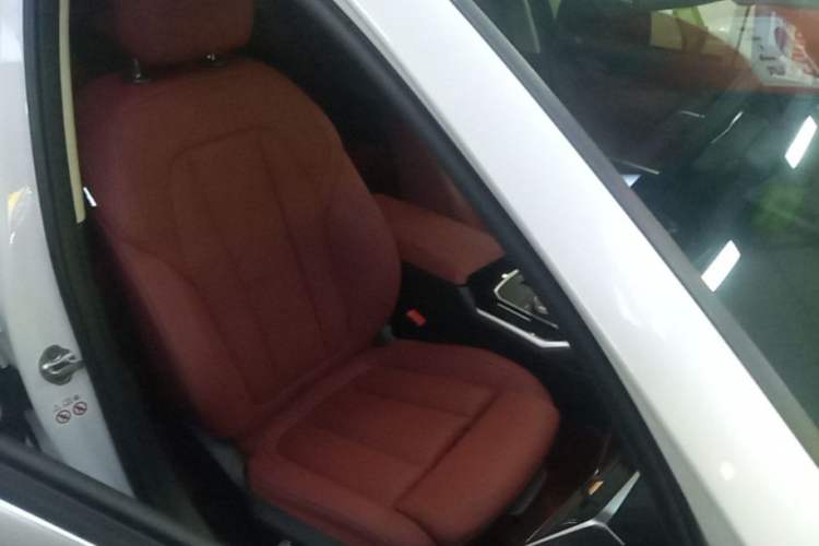 Used BMW i3 2022 eDrive 35 L Right Front Seat