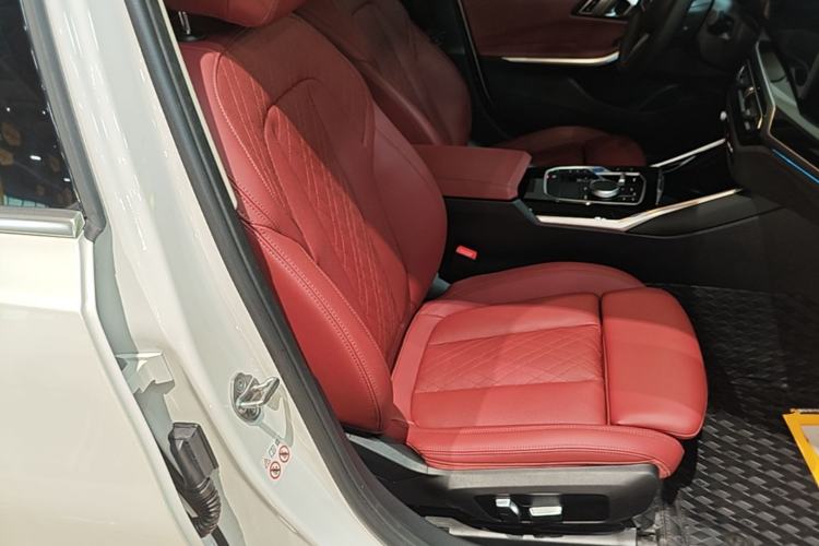 Used BMW i3 2022 eDrive 35 L Right Front Seat