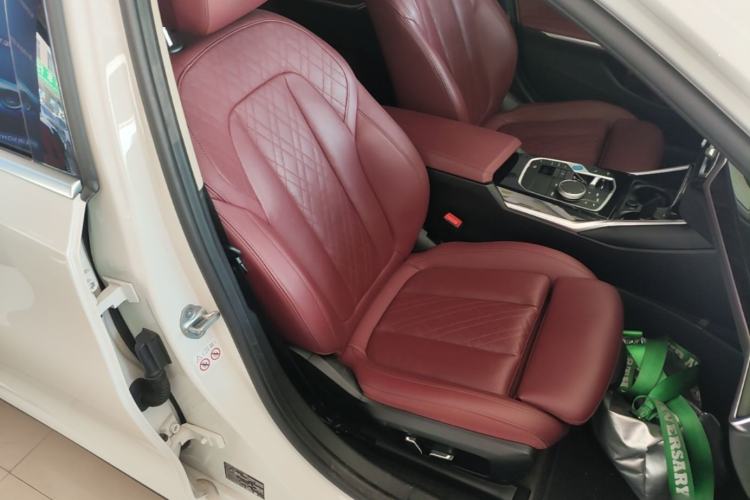 Used BMW i3 2022 eDrive 35 L Right Front Seat