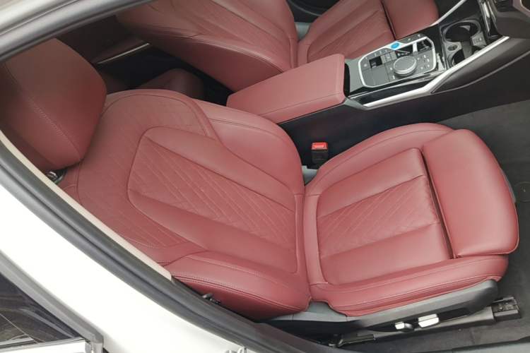 Used BMW i3 2022 eDrive 35 L Right Front Seat