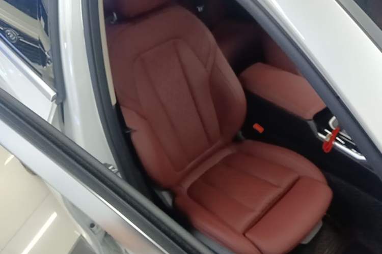 Used BMW i3 2022 eDrive 35 L Right Front Seat