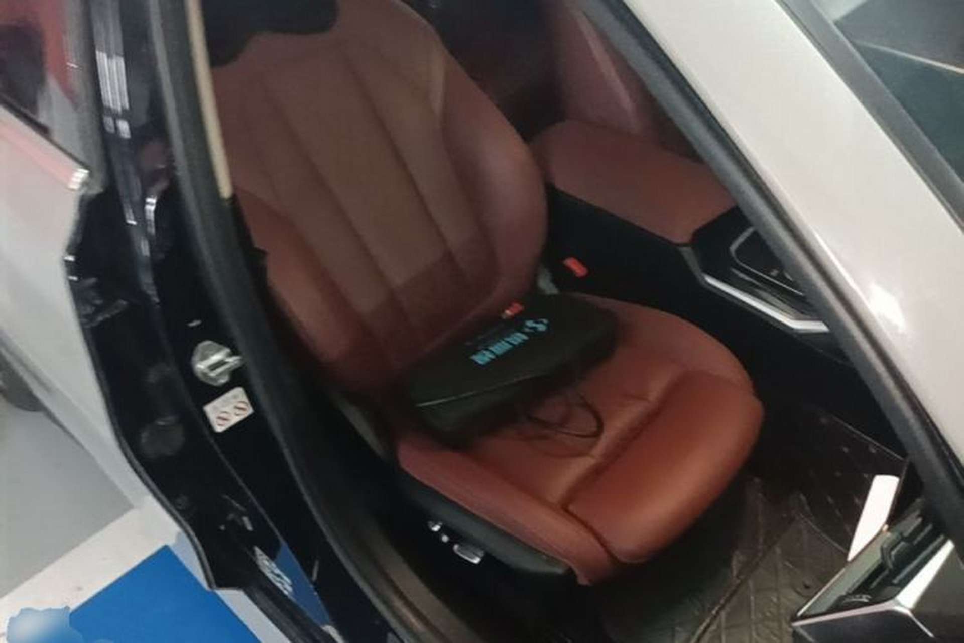 Used BMW i3 2022 eDrive 35 L Right Front Seat