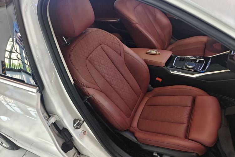 Used BMW i3 2022 eDrive 35 L Right Front Seat