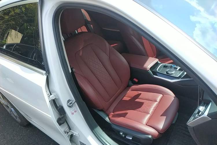 Used BMW i3 2022 eDrive 35 L Right Front Seat