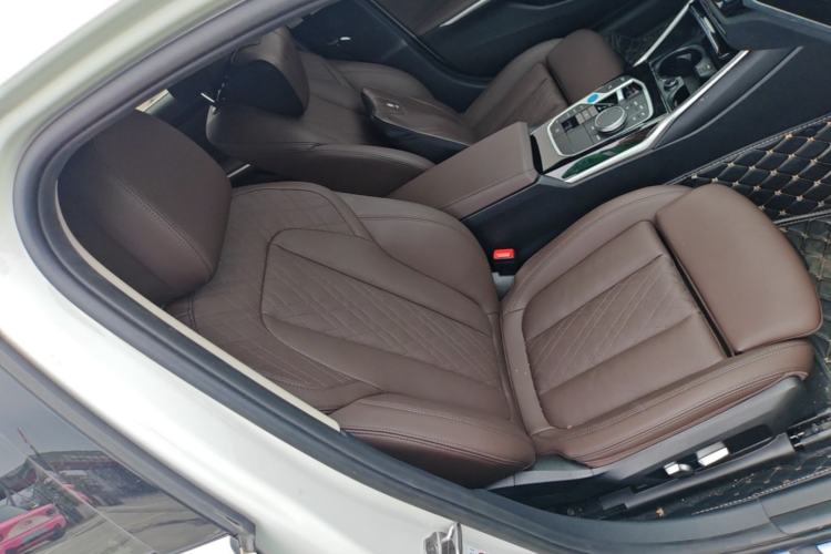 Used BMW i3 2022 eDrive 35 L Right Front Seat